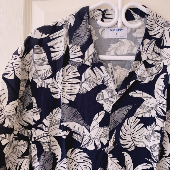 NWT patterned shirt L - Picture 2 of 3